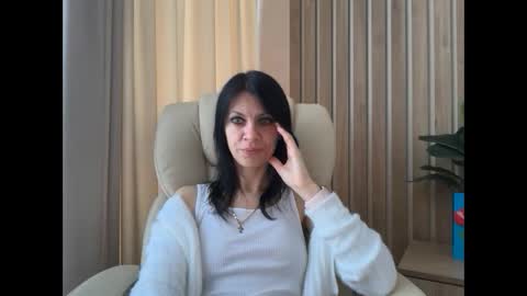 Snapshot of injaathome chatting on April 22, 6:05 am InjaAtHome online show from April 22, 6:05 am