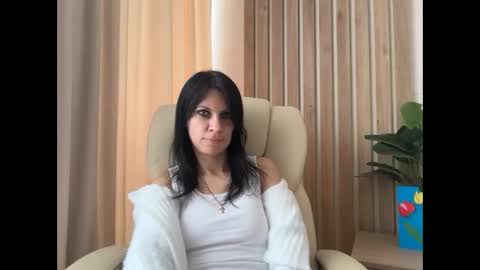 Snapshot of injaathome chatting on May 2, 11:48 am InjaAtHome online show from May 2, 11:48 am