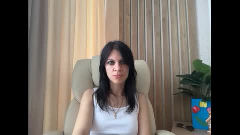 Snapshot of injaathome chatting on May 7, 8:31 am InjaAtHome online show from May 7, 8:31 am