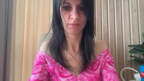 Snapshot of injaathome chatting on June 19, 9:35 am InjaAtHome online show from June 19, 9:35 am