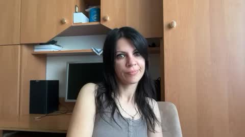 Snapshot of injaathome chatting on July 17, 7:04 am InjaAtHome online show from July 17, 7:04 am