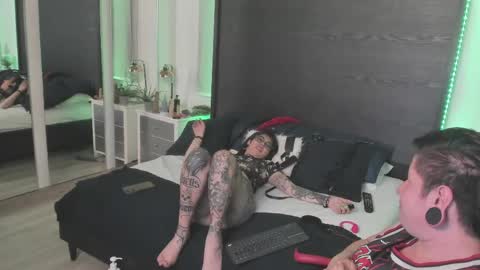 Snapshot of inkedsinners_ chatting on May 25, 11:33 pm inkedsinners_ online show from May 25, 11:33 pm