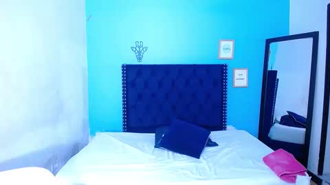 Snapshot of innocent_sexybaby chatting on October 7, 8:17 pm innocent_sexybaby online show from October 7, 8:17 pm