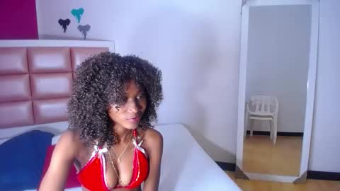 Snapshot of innocent_sexybaby chatting on October 15, 8:20 pm innocent_sexybaby online show from October 15, 8:20 pm