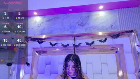 innocenthazel online show from October 25, 7:19 pm