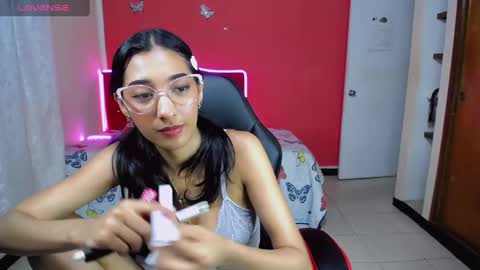 Snapshot of inocent_luna chatting on March 1, 5:52 am Luna moon online show from March 1, 5:52 am