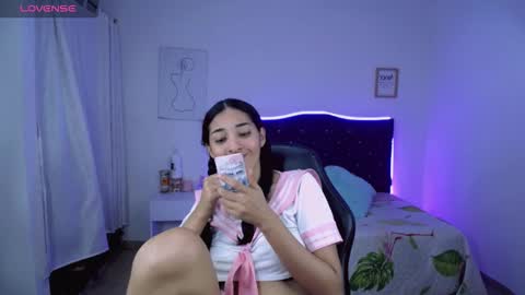 Snapshot of inocent_luna chatting on December 20, 4:52 am Luna moon online show from December 20, 4:52 am