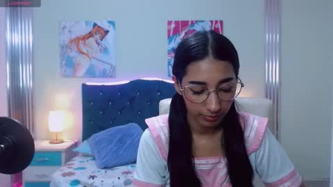 Snapshot of inocent_luna chatting on February 22, 12:01 am Luna moon online show from February 22, 12:01 am