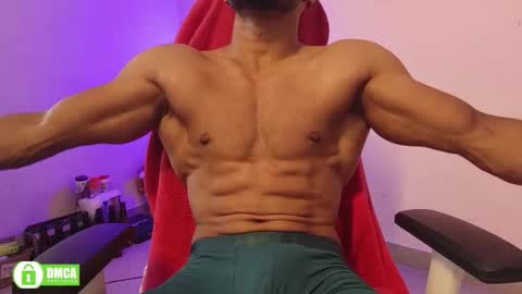 Snapshot of insanestud_miles chatting on November 13, 6:45 am Miles online show from November 13, 6:45 am