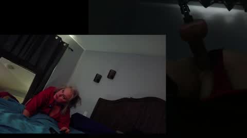 InsatiableCpl333 online show from April 23, 6:10 pm