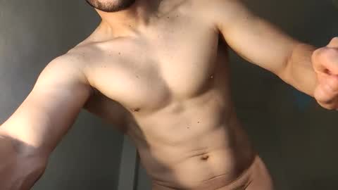 Snapshot of insistente chatting on April 16, 2:29 pm INSTAGRAM camilodlx online show from April 16, 2:29 pm