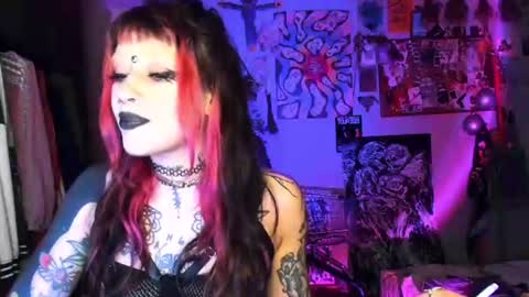 Snapshot of insunnity666 chatting on July 1, 8:08 pm Insunnity666 online show from July 1, 8:08 pm