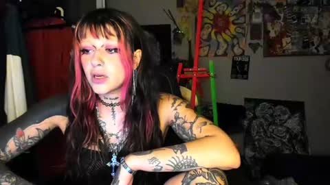 Snapshot of insunnity666 chatting on July 28, 8:52 pm Insunnity666 online show from July 28, 8:52 pm