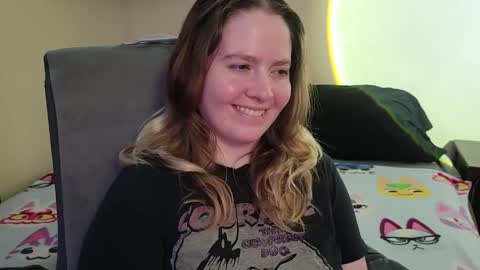 Snapshot of internetfairy_xo chatting on May 7, 6:08 am Faye online show from May 7, 6:08 am