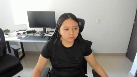Iris 3 online show from May 12, 2:14 pm