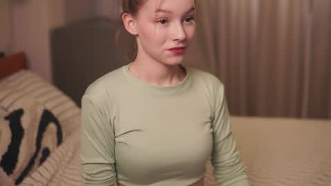 Avie online show from March 13, 1:51 pm