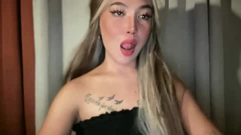 Snapshot of into_the_nightxxx chatting on February 19, 8:54 am KATH online show from February 19, 8:54 am