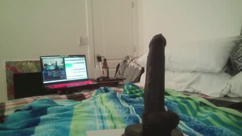 Snapshot of intrepideminence chatting on January 25, 11:23 am Andres online show from January 25, 11:23 am