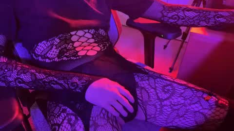 iothealien online show from October 26, 4:51 am