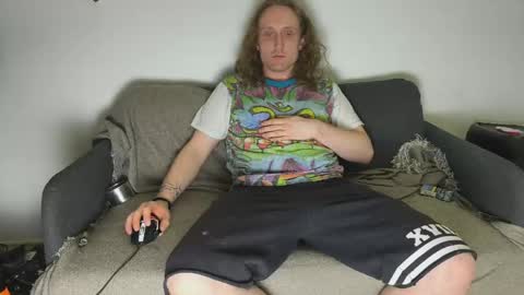 Snapshot of ipipo42o chatting on March 24, 1:32 am DrownMentally online show from March 24, 1:32 am