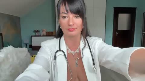 Snapshot of iracherrynow chatting on July 20, 7:00 am iracherrynow online show from July 20, 7:00 am
