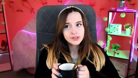 IreneBailey online show from December 3, 9:18 am