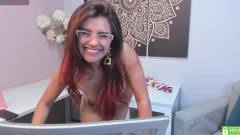 Snapshot of iriis_rosse chatting on January 17, 12:42 am Iris Rosse online show from January 17, 12:42 am