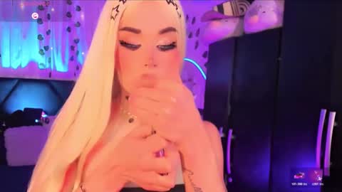 Snapshot of irina_lechera_ chatting on May 7, 10:04 pm Irina online show from May 7, 10:04 pm
