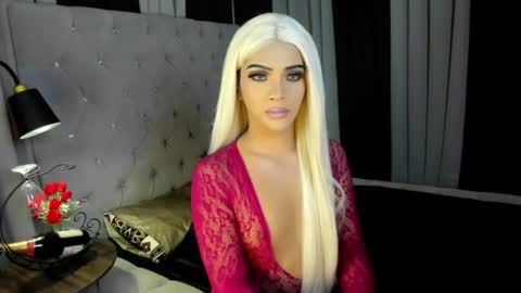 Snapshot of irina_woodshakylishxx chatting on July 22, 2:58 am IRINAA online show from July 22, 2:58 am