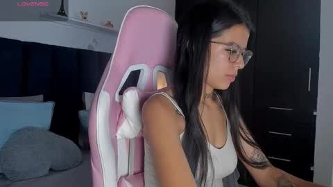 iris8_ online show from January 7, 2:08 pm