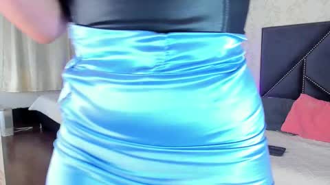 Queen Iris online show from November 21, 3:54 pm