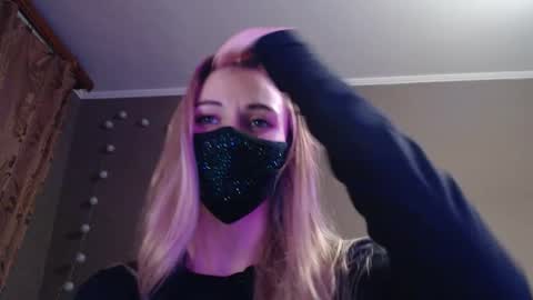 Lily online show from October 27, 5:28 pm