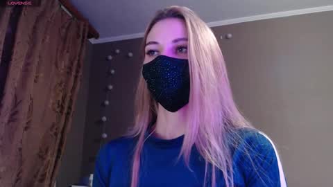 Lily online show from October 31, 4:52 pm