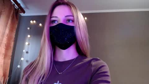 Lily online show from March 7, 3:31 pm