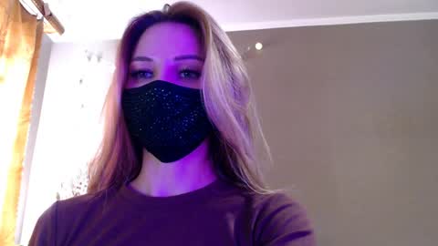 Lily online show from April 7, 2:17 pm