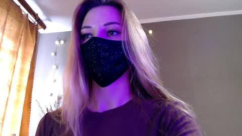 Lily online show from April 11, 12:20 pm