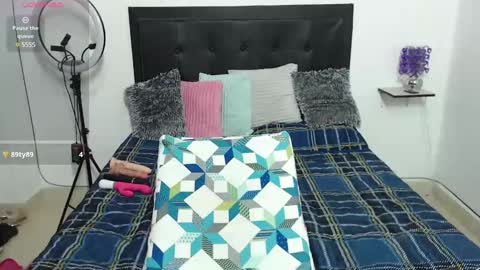 Snapshot of iris_love18 chatting on February 15, 6:55 pm IRIS online show from February 15, 6:55 pm