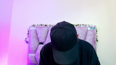 Iris online show from March 18, 5:49 pm