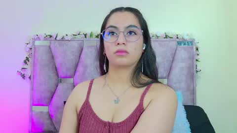 Snapshot of iris_mandarinne chatting on April 23, 5:37 pm Iris online show from April 23, 5:37 pm