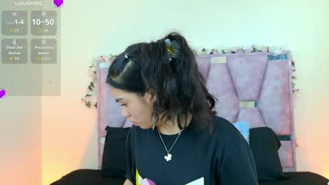 Snapshot of iris_mandarinne chatting on May 23, 5:28 pm Iris online show from May 23, 5:28 pm