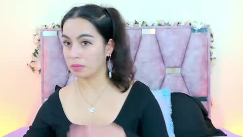 Snapshot of iris_mandarinne chatting on June 19, 5:39 pm Iris online show from June 19, 5:39 pm