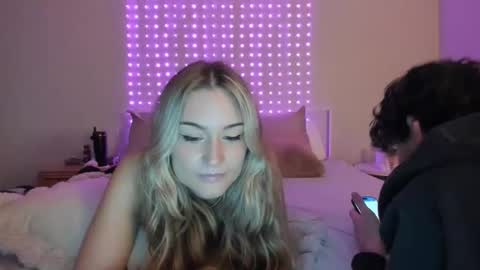 Snapshot of iris_roslin chatting on May 31, 3:36 am Iris 3 online show from May 31, 3:36 am