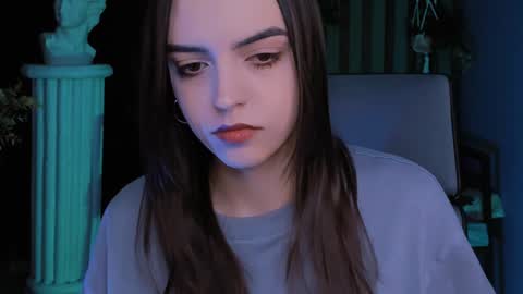 Snapshot of iriscline chatting on December 4, 7:23 pm Iris online show from December 4, 7:23 pm