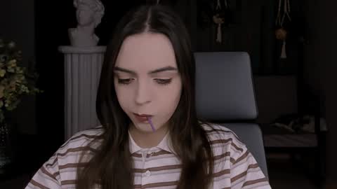 Snapshot of iriscline chatting on December 5, 12:55 pm Iris online show from December 5, 12:55 pm