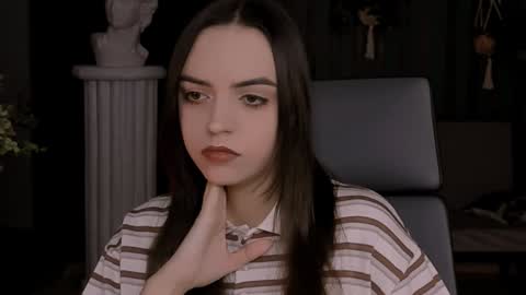 Snapshot of iriscline chatting on December 5, 4:01 pm Iris online show from December 5, 4:01 pm