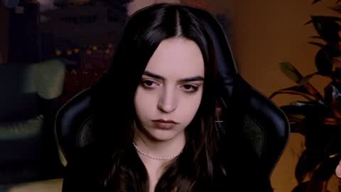 Snapshot of iriscline chatting on December 10, 7:32 pm Iris online show from December 10, 7:32 pm