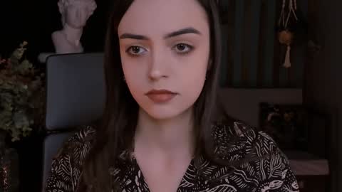 Snapshot of iriscline chatting on December 12, 4:32 pm Iris online show from December 12, 4:32 pm