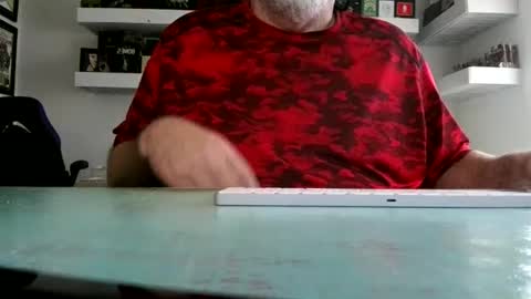 Snapshot of irishdudeloveoib chatting on February 10, 2:26 pm Irishdudelove online show from February 10, 2:26 pm