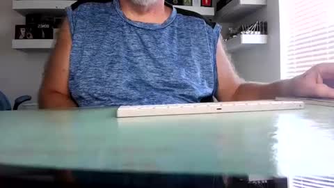 Snapshot of irishdudeloveoib chatting on September 24, 8:23 pm Irishdudelove online show from September 24, 8:23 pm