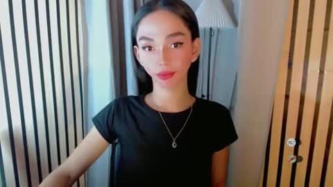 IRISH AND TRIXIE online show from March 19, 2:04 am